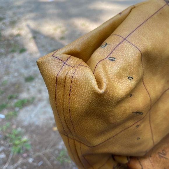 Authentic Alviero Martini - Picture 6 of 13